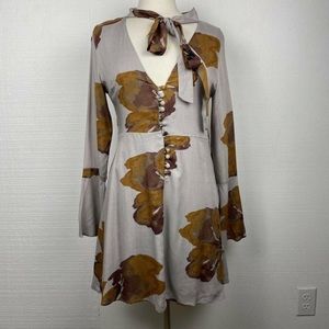 🍭Honey Belle Dress grey floral bell sleeve 6